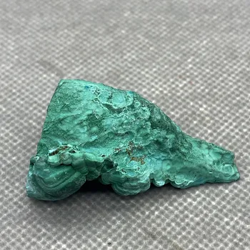 Natūrali Žalia Malachito Žalio Akmens gražus adatos formos plius aksomo kvarco akmuo, mineralinis pavyzdys gijimo namų dekoro